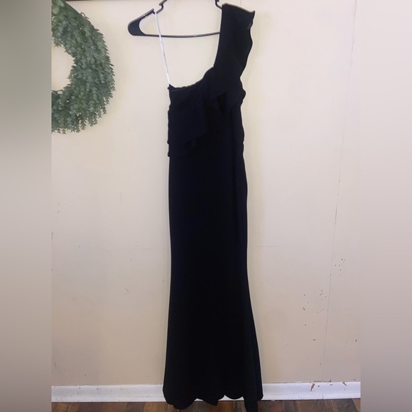 Black Lulus bridesmaid maxi dress - Picture 2 of 3